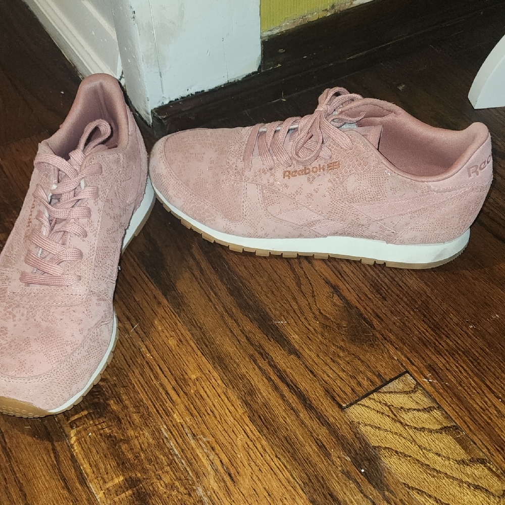 Reebok Classic Leather "Clean Exotics" Low Pink